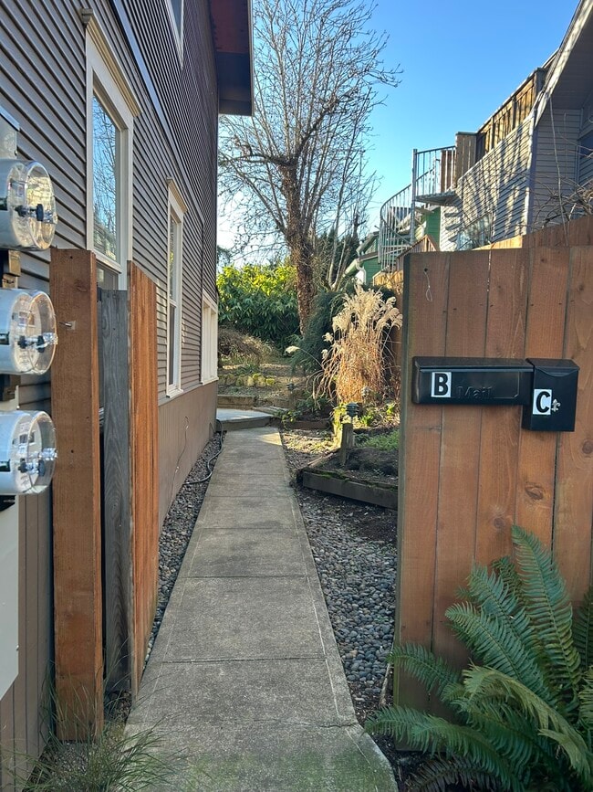 Photo - 3440 SW Falcon St