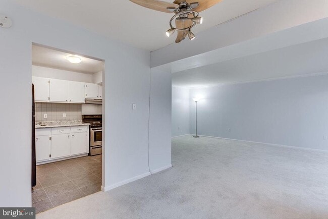 Photo - 26 Canterbury Square Unidad 202