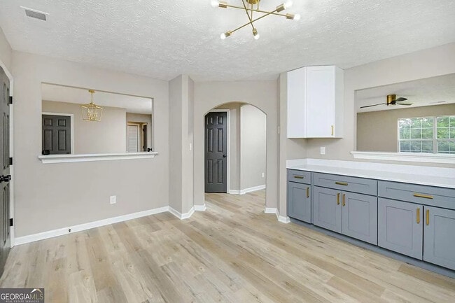 Photo - Room in House on Brown Dr