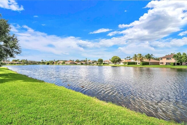 Photo - 16411 Sapphire Bend