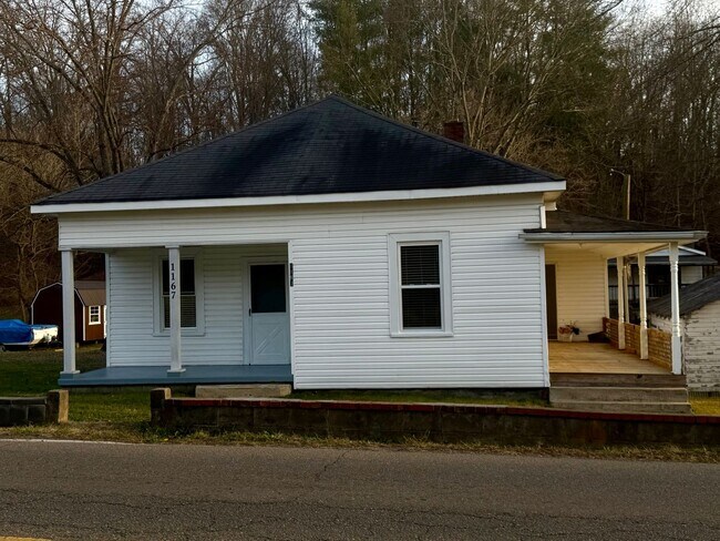 Photo - Classic 3/2 Farmhouse Charm with Modern Comfort & Room to Breathe