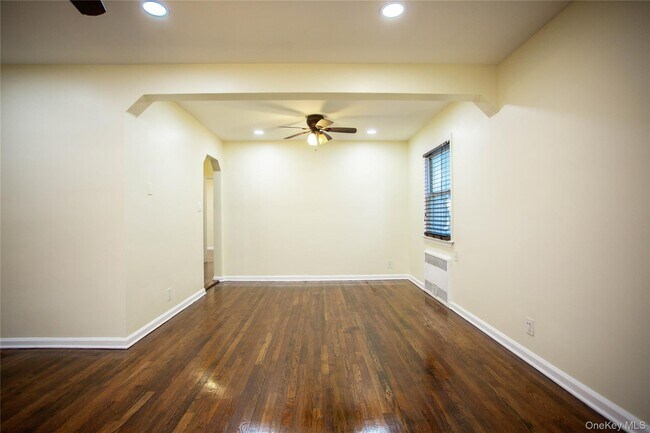 Photo - 193 Nassau Blvd