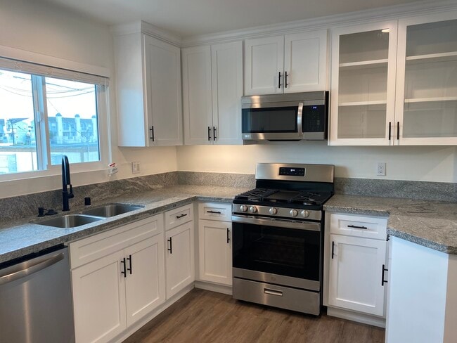 Photo - 3902 W 178th St Apartments