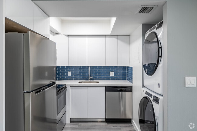 1 BR, 1.5 BA