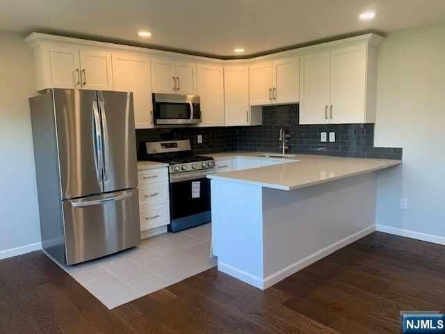 Building Photo - 100 Bergen Blvd Unit 21