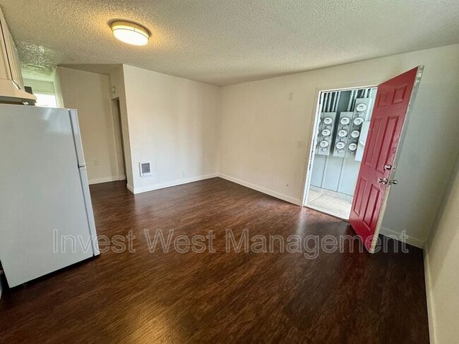 Photo - 1960-1933 33rd Ave Unidad 6B