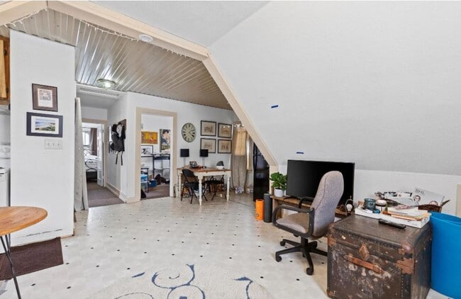 Sala de estar - 334 Gwinn Ave