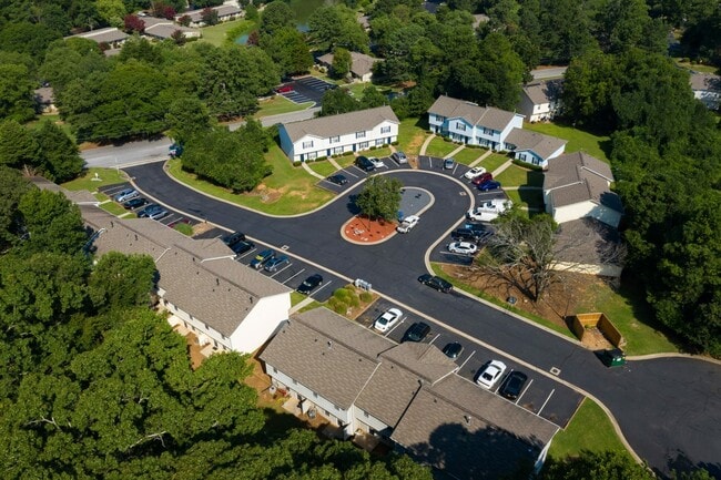 Photo - Dylan Square