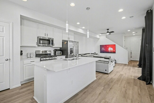 Photo - 8731 Snake River St