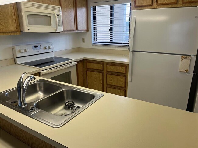 Photo - 3111 Pass a Grille Way Unidad 109R