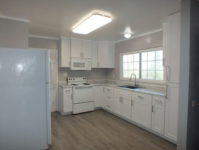 Photo - Placerville 2/1 with garage and small yard... Unit 1011