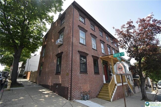 Building Photo - 45 S 6th St Rental