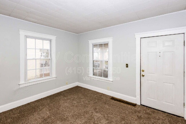 Photo - 9903 Sladden Ave