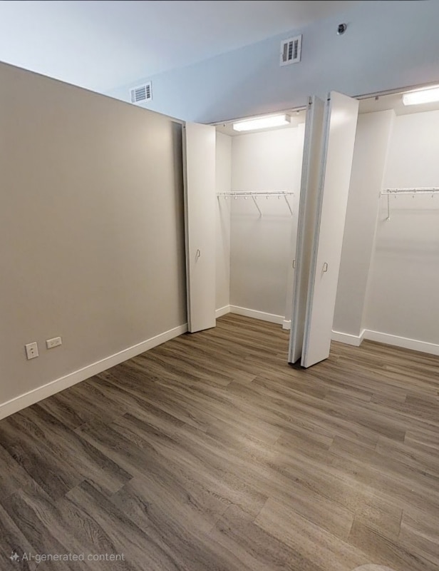 Photo - 905 W Montrose Ave