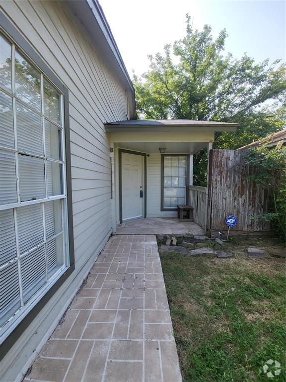 Building Photo - 9712 Eastwend Dr Rental
