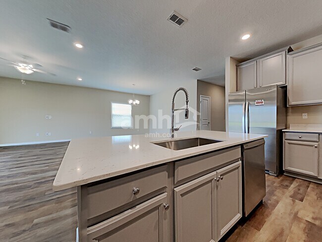 Photo - 143 Edge Park Trl