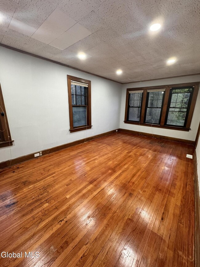 Photo - 405 Manning Blvd Unit 1FL