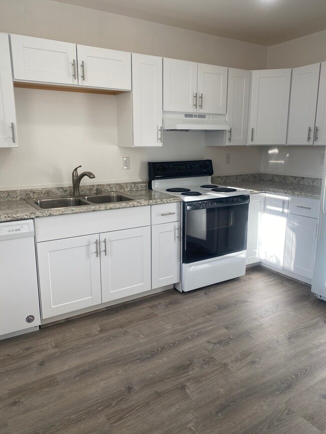 Building Photo - 1350 Balfour dr Unit 3