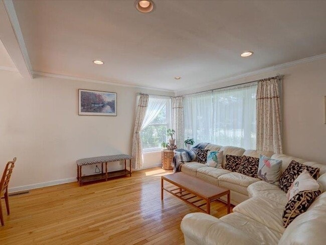 Photo - 201 N Owen Dr