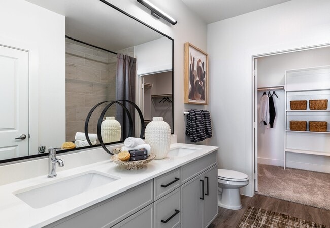 Photo - Aura Main Street