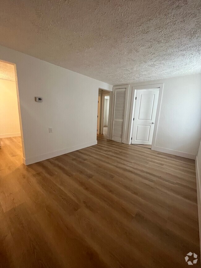 Building Photo - 634 W 14th Ave Unit 4 Rental
