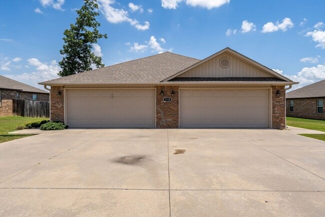 Building Photo - Hatcher-1118 (AG*) Unit 1118B Rental