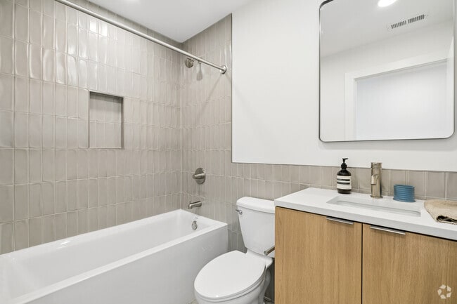 2BR, 2BA - 798SF - Second Bathroom