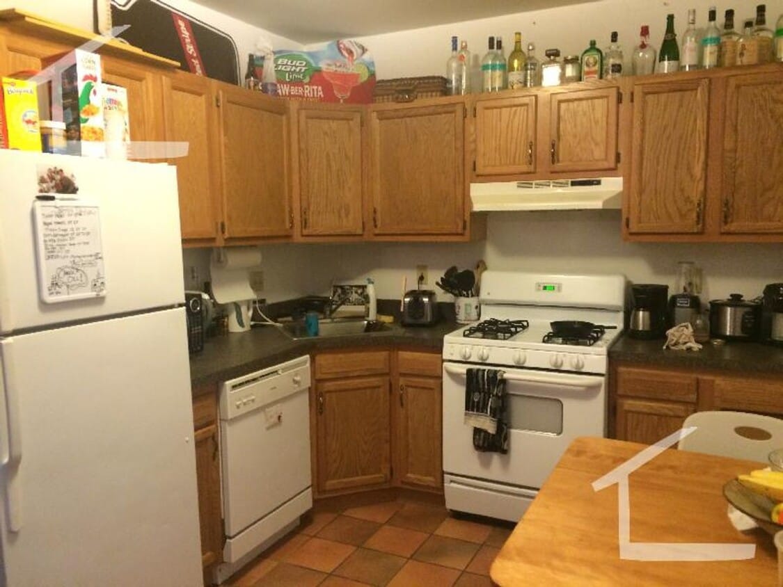 4 Bed 2 Bath available 6/1 - 4 Bed 2 Bath available 6/1