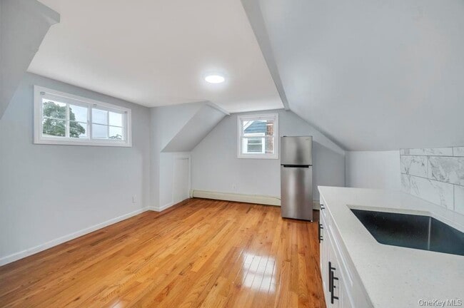 Photo - 588 Cameron St