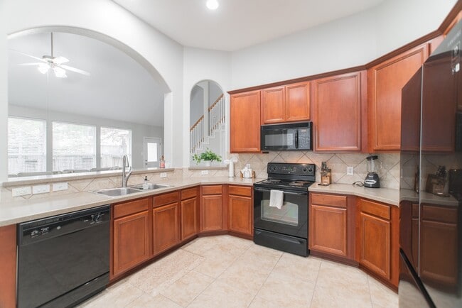 Photo - 27 Gilmore Grove Pl