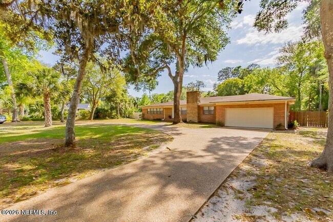 Photo - 1040 Penman Rd