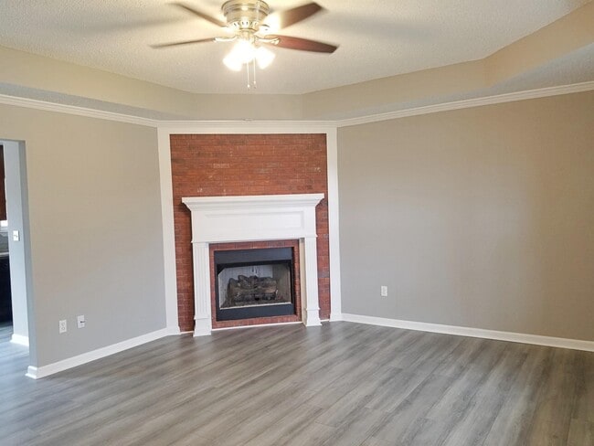 Photo - 323 Willow Oak Dr