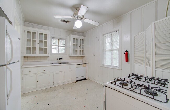 Photo - 1428 Wentworth St