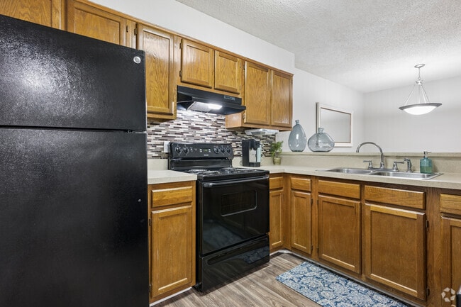 1BR, 1BA - 828SF - Kitchen