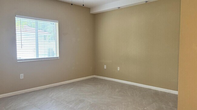 Photo - 1103 Golden Lakes Blvd Unit 1011
