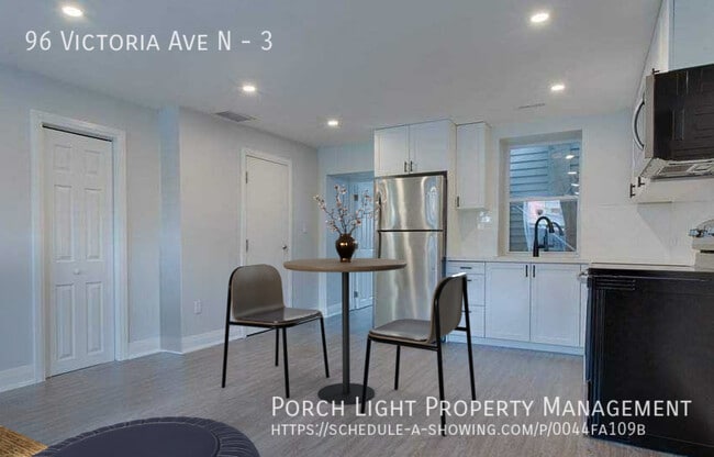 Photo - Renovated Bright and Sunny 1 Bedroom with ... Unit 3