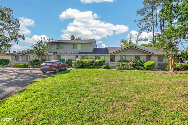 Building Photo - 7701 Baymeadows Cir W Unit 1052