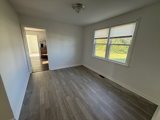 Photo - 9631 Worth St