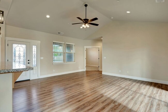 Photo - Beautiful 3 Bedroom Home Close to Billie Park in Paradise!