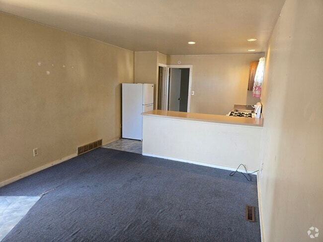 Building Photo - 150 Forest Ave Unit Apt 2