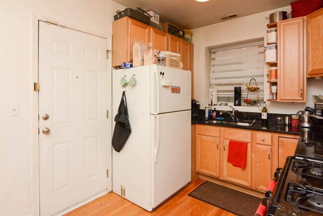 Photo - 6305 N Claremont Ave Unit 3