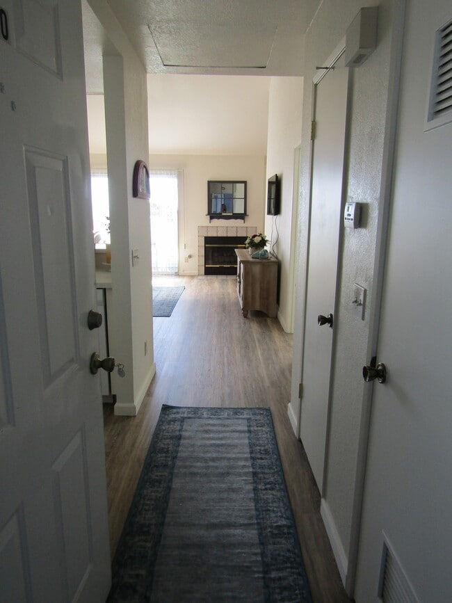 330 Foothill Rd