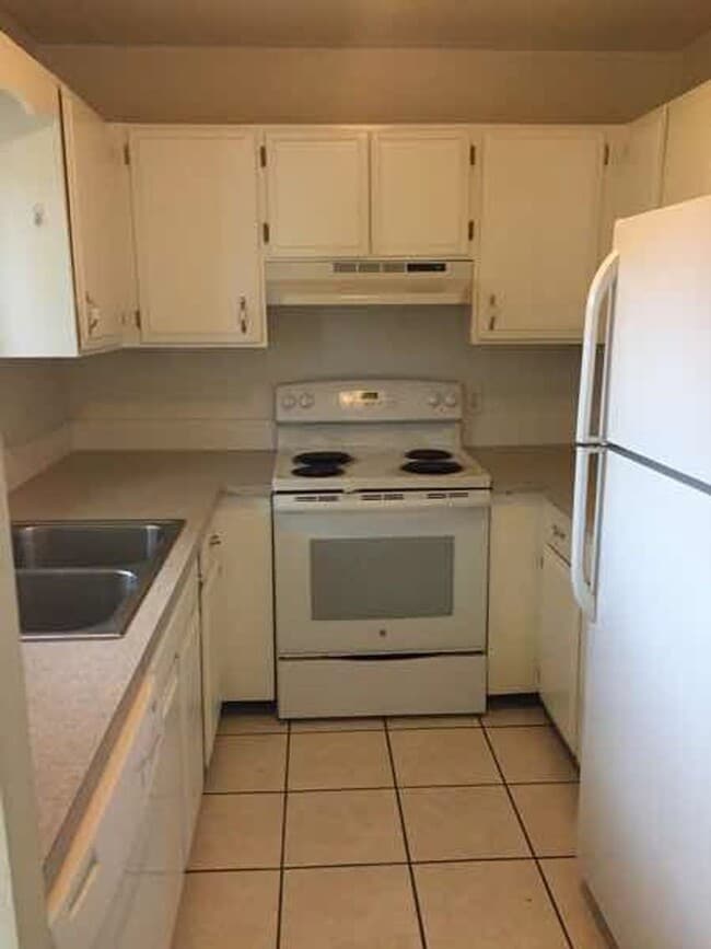 Photo - 1105-1107 Baker St Duplex Unit 1107