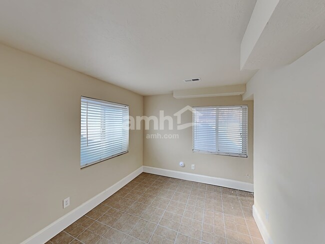 Photo - 7087 N Mohican St