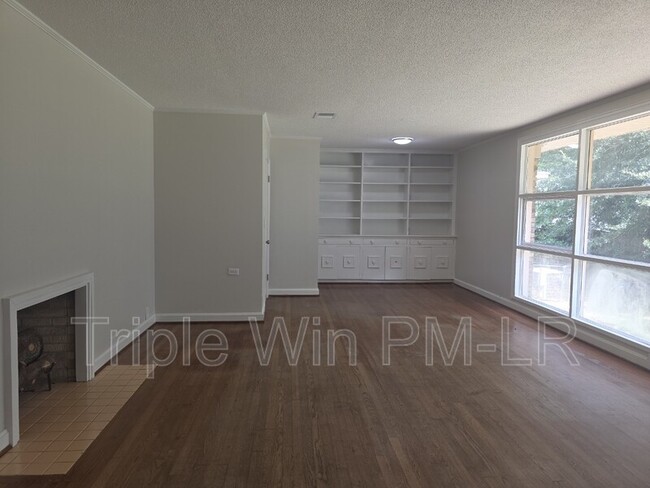Photo - 318 W Bell St