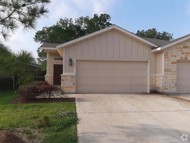 Building Photo - 9733 Grosbeak Ln Rental