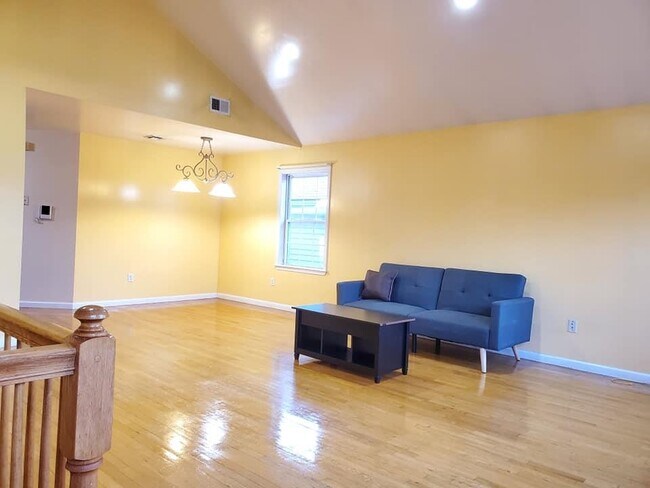 Photo - 27 Jewett Ave Unidad 2