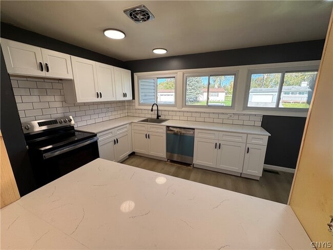 Photo - 17 Gooseberry Ln