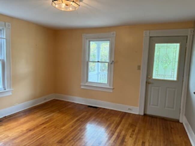 Photo - Single Family Home Close to Downtown Lexin...