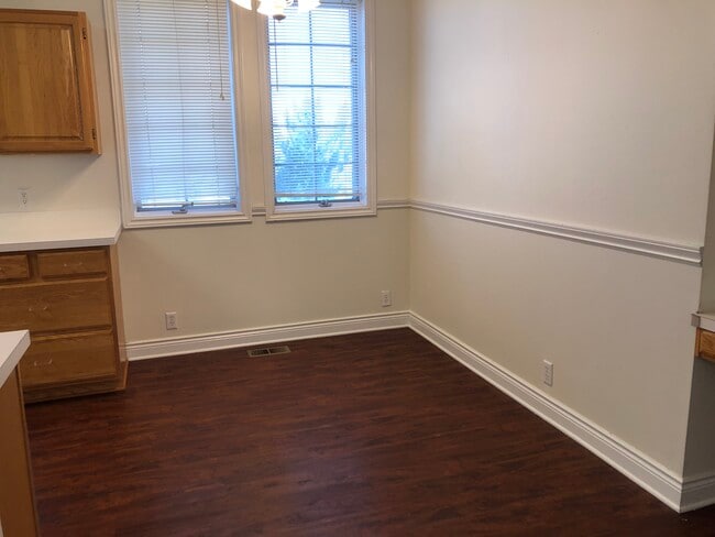 Photo - 265 NW Terre View Dr